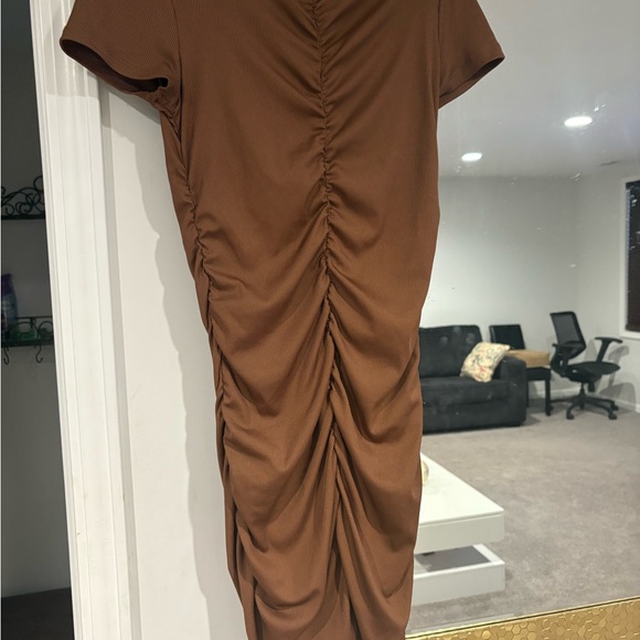 H&M Divided Chestnut Ribbed Tee - Picture 2 of 6